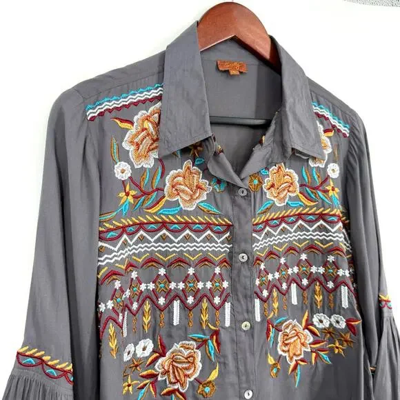 Scully Gray Blouse with Elegant Embroidery - Picture 4 of 9